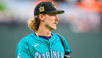 Mariners' Pitcher Takes Vicious Shot at College Coach on Social Media