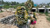 Entre flores y coronas, sepultan al niño Emiliano asesinado en Tabasco