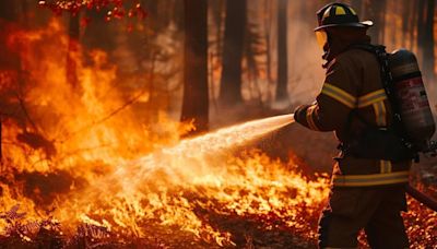 Los primeros incendios en California podrían indicar que lo peor está por venir, dicen las autoridades