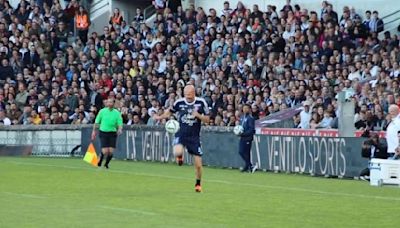 ¡Zidane siendo Zidane! Jugada de fantasía del francés para seguir maravillando a sus 51 años en un partido benéfico