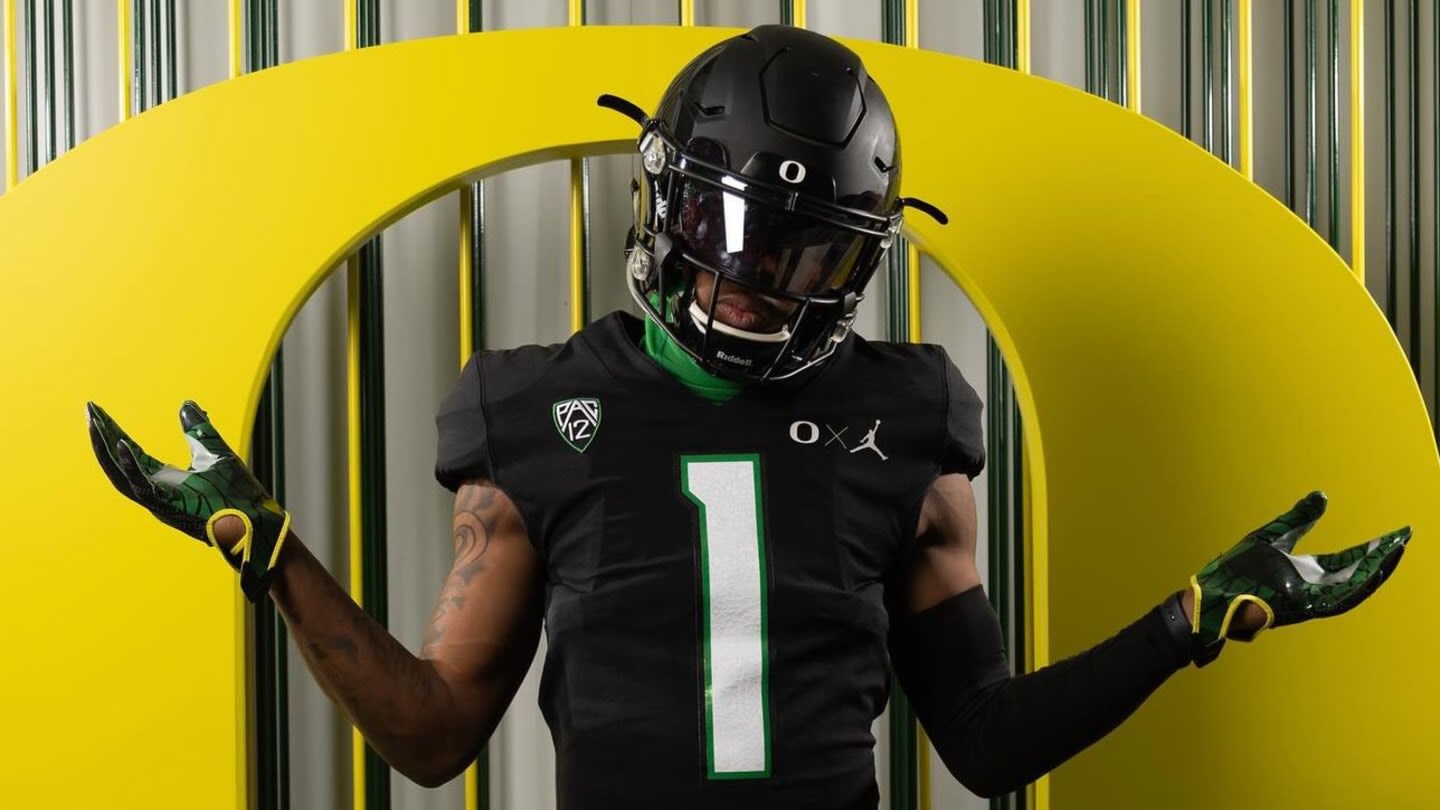 Oregon Football's Recruiting Class Ranking Surges with Dakorien Moore's Commitment