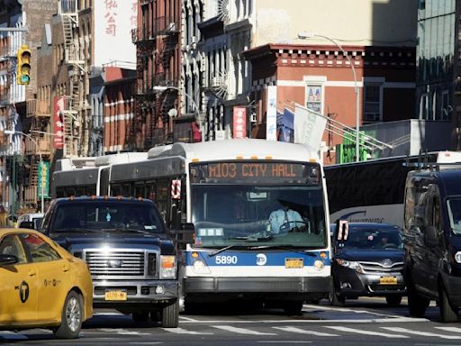 MTA: Drivers blocking bus lanes to face cameras, fines