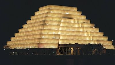 ¿Por qué hay una alta pirámide en West Sacramento? Esta es la historia del Ziggurat