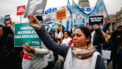 Docentes de Argentina exigen mejoras salariales y laborales en una nueva huelga nacional