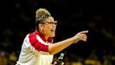 LOOK: Badgers legends visit WBB team