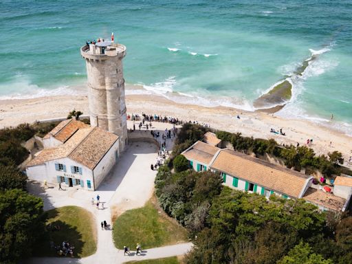 André Dussollier : découvrez son incroyable maison de vacances située sur une île dont il est tombé amoureux il y a plus de trente ans