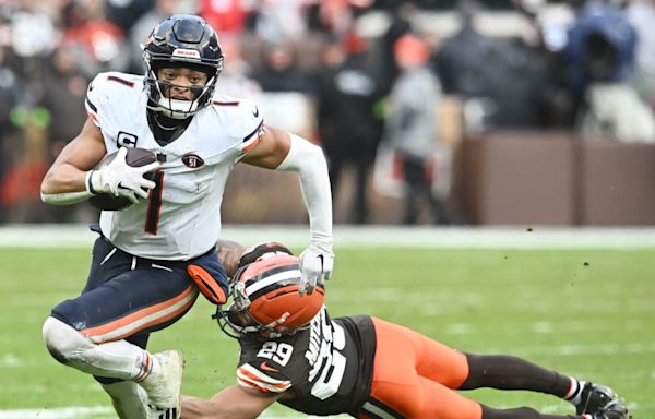 Ex Bears Coach Says New Pittsburgh Steelers QB Justin Fields Was 'Hard To Watch'