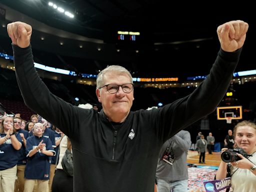 Go behind the wheel with Geno Auriemma as he marks 40 years at UConn with ride down memory lane