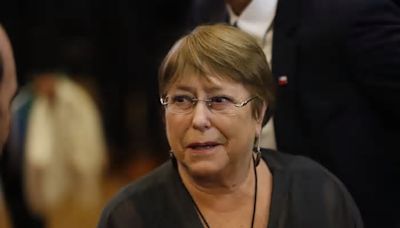 Columna de Josefina Araos: Bachelet y la extrema derecha