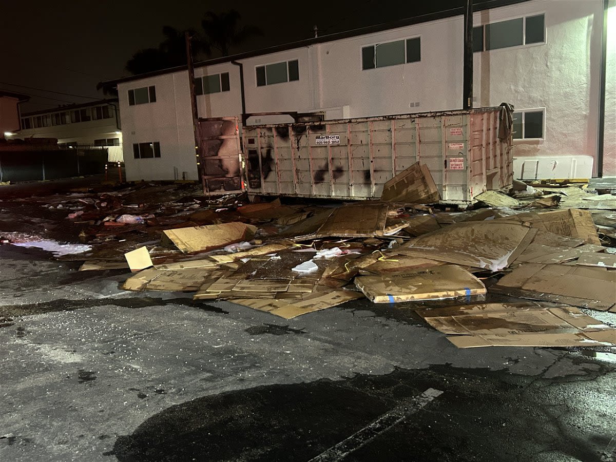 Firefighters quickly put out Isla Vista dumpster fire