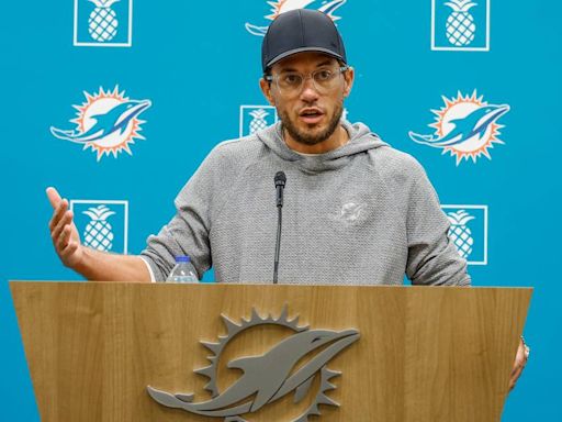 McDaniel addresses Tagovailoa situation, Beckham, more. And Dolphins bring in linebacker