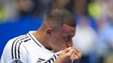 Mbappé desata la locura en su presentación: besos al escudo y un “¡Hala Madrid!”