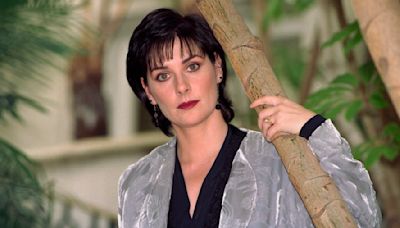 Sail Away With These 10 Ethereal Facts About Enya, the Celtic Goddess of New Age Music