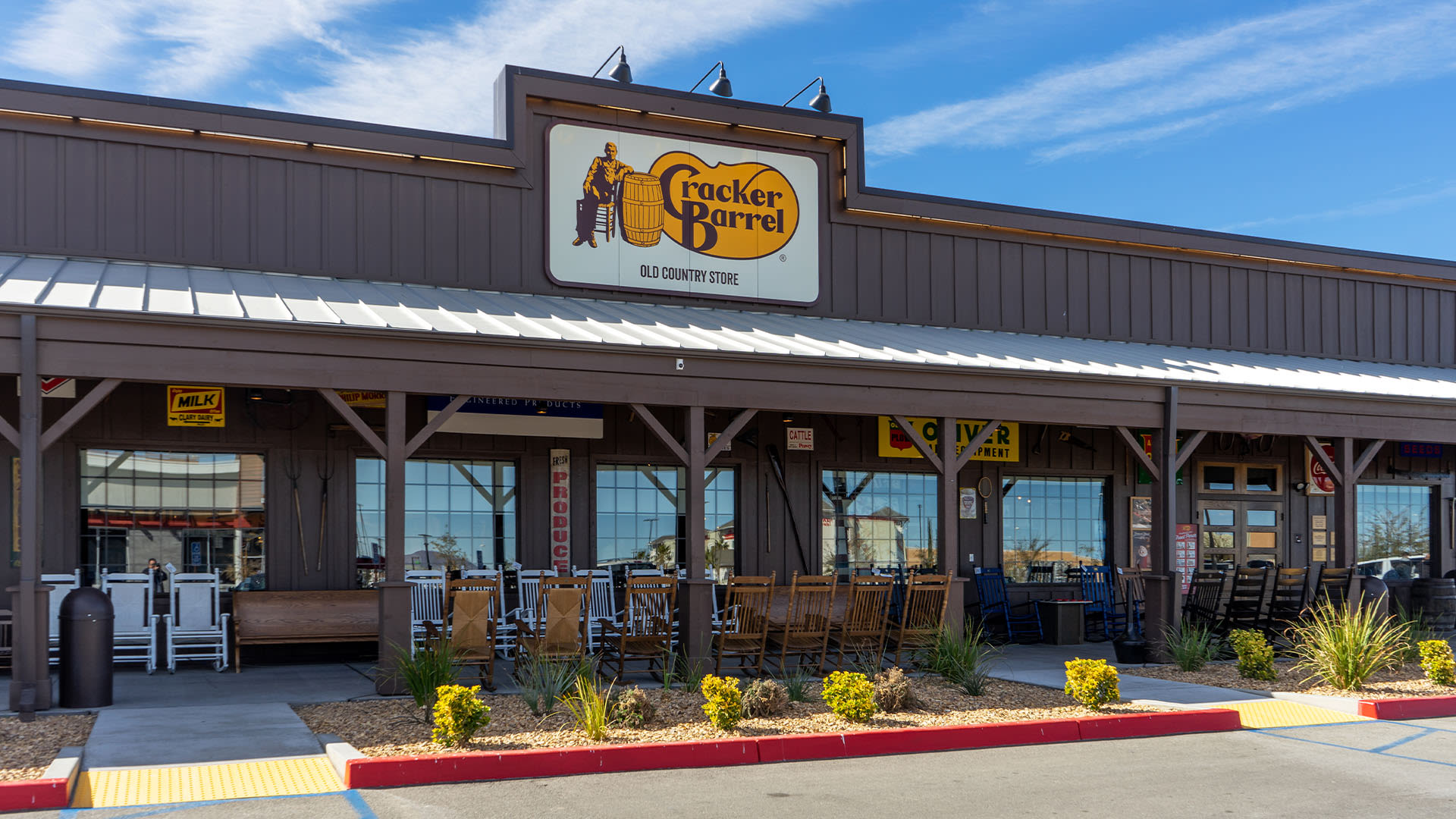 Cracker Barrel launches 6 items for summer menu with new take on 'swicy trend'