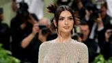 EmRata Stuns in a Sparkly transparent Versace Dress at the 2024 Met Gala