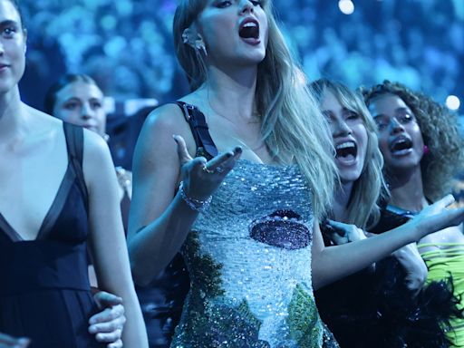 2024 MTV VMAs: Taylor Swift Makes History With Artist of the Year Win