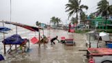 Ciclón inunda comunidades costeras y causa apagones en Bangladesh; evacúan a 800.000 personas