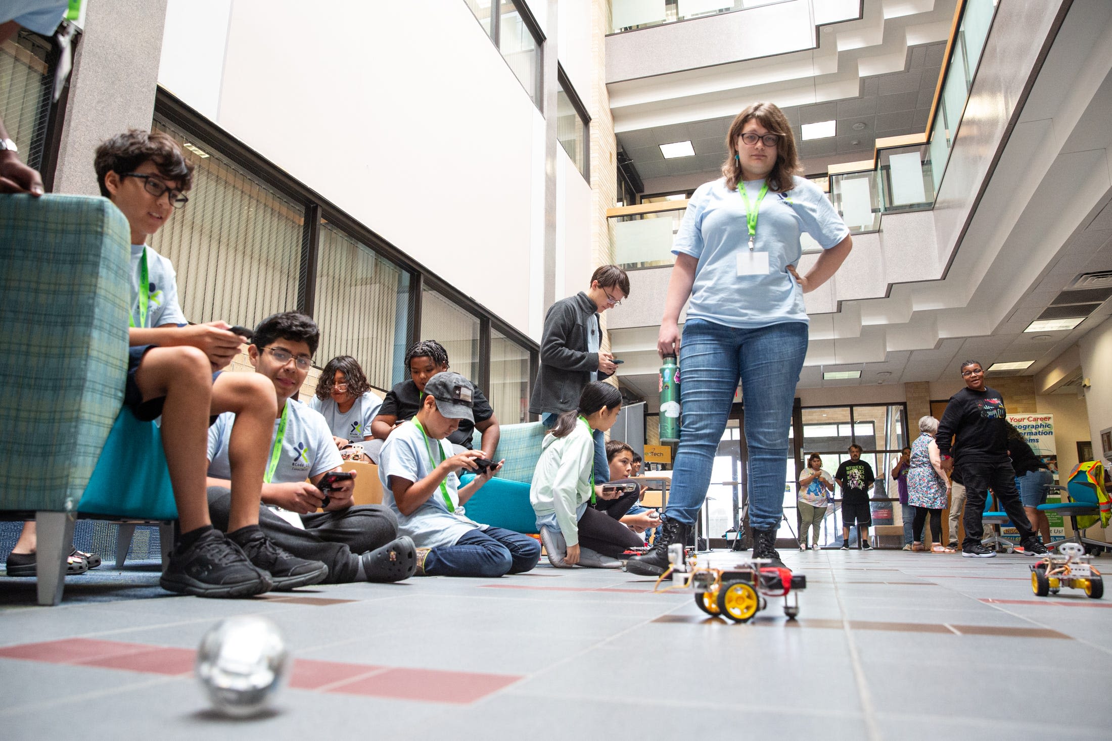Middle schoolers learn about coding, AI at Del Mar College camp