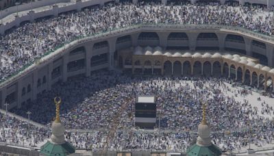 Death toll at Hajj pilgrimage rises to 1,300 amid scorching temperatures