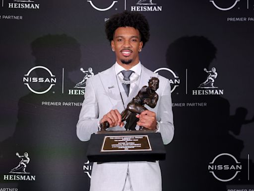 LSU’s Jayden Daniels named SEC Male Athlete of the Year