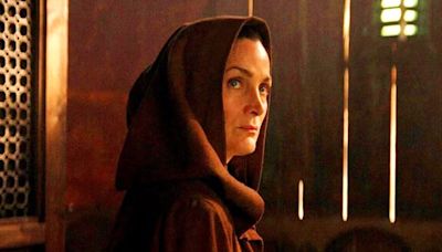 Carrie-Anne Moss saca su sable de luz en el nuevo tráiler de The Acolyte, la nueva serie de Star Wars