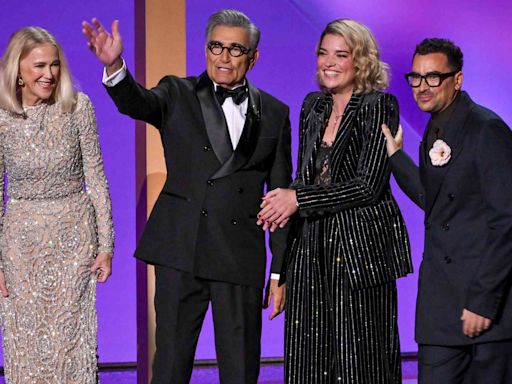 Dan and Eugene Levy Have “Schitt's Creek ”Reunion with Catherine O'Hara and Annie Murphy at 2024 Emmys