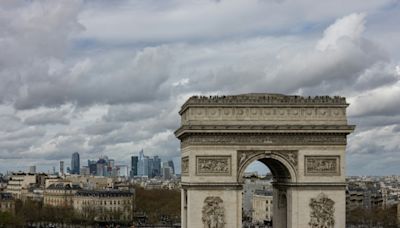 Bundesratspräsidentin Schwesig bei Gedenkfeier zum Sieg der Alliierten 1945 in Paris