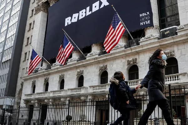 Roblox CEO David Baszucki sells over $9.7 million in company stock By Investing.com