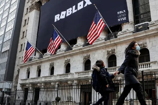 Roblox's chief accounting officer sells shares worth $127,305 By Investing.com