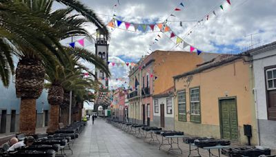 Así se ve este jueves la calle de La Noria: ¿hay que llevar paraguas al baile de magos de Santa Cruz de Tenerife?