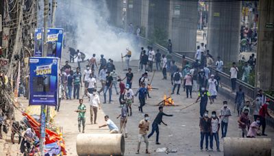 Cerca de un centenar de muertos en las protestas estudiantiles en Bangladés