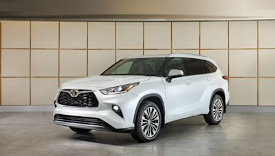2023 Toyota Highlander gets a turbocharged engine, new screens, and a new liftgate