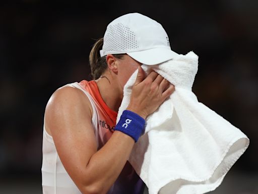 La secuencia que ha conmocionado al tenis: Swiatek rompió a llorar en vestuarios tras ganar a Osaka