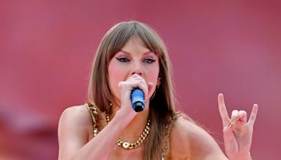 Taylor Swift jokes she may have broken the acoustic set piano after an onstage malfunction in Milan