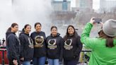 Las cataratas del Niágara viven como una fiesta la oscuridad total del eclipse