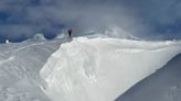 Heat increases risk of deadly avalanches on Mount Hood