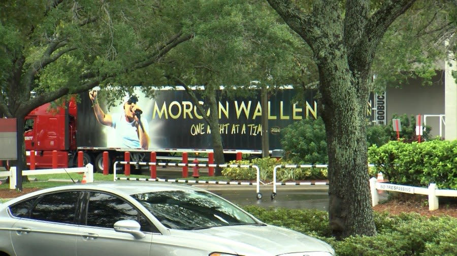 ‘This is what we live for’: Morgan Wallen concert canceled, Jelly Roll performs at Dallas Bull