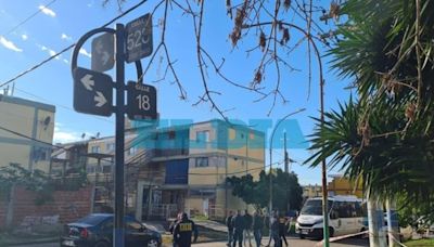 Conmoción y misterio en La Plata: investigan la muerte de un joven con un tiro en la cabeza