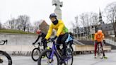 Estonian MP to ride his bicycle from Tallinn to Kyiv to raise money for Ukraine's Armed Forces – photo