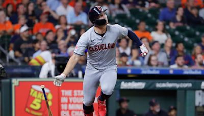 Gunnar Henderson becomes youngest player to hit 10 homers before May 1 as Orioles defeat Yankees 2-0