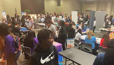 Summer job fair puts Tuscaloosa-area students in front of potential employers