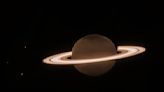 Anillos de Saturno brillan en última foto de telescopio espacial James Webb
