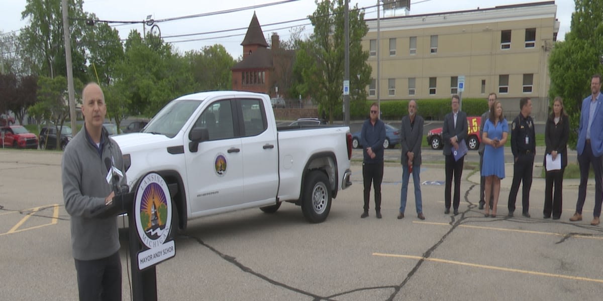 Empty parking lot to become new site for Lansing City Hall