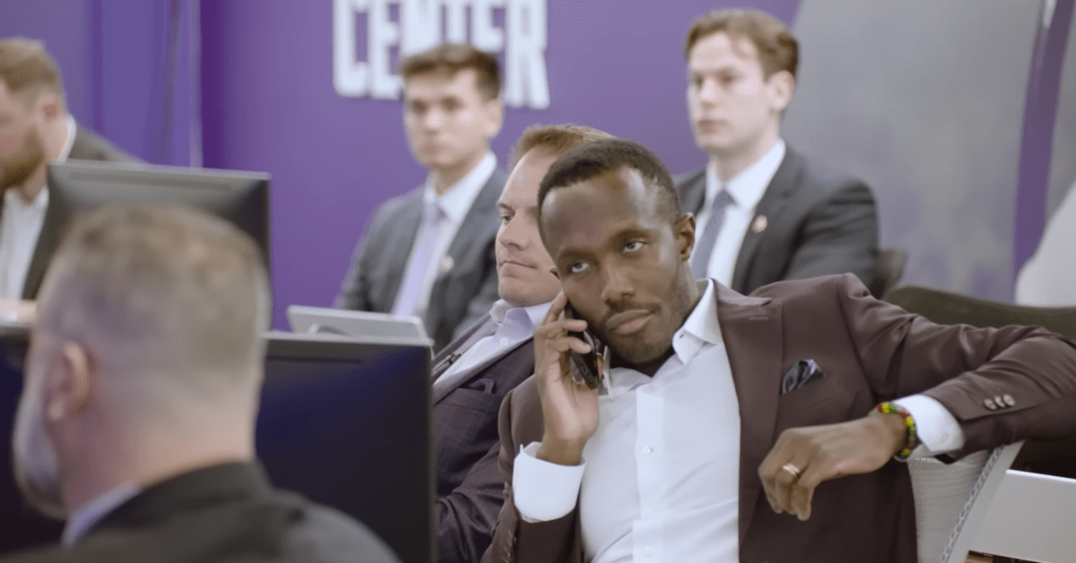 Vikings unveil behind-the-scenes video of draft night trade discussions