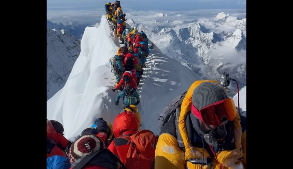 Video footage shows before and after tragedy atop Mount Everest