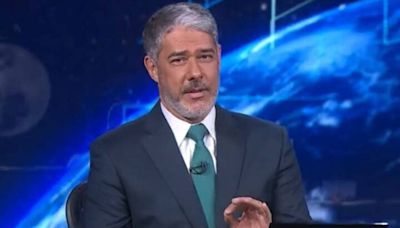 William Bonner tem atitude inesperada na bancada do Jornal Nacional e vira assunto entre o público do telejornal