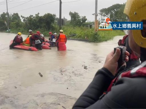 嘉義水上淹慘了！八掌溪溢堤「泥水沖門口」 中庄村汪洋一片