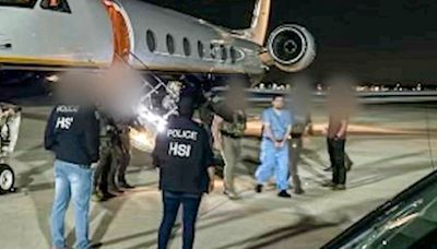 Did one Mexican drug lord trick or force another into boarding a plane to Texas to be arrested?