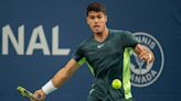 Carlos Alcaraz y Alejandro Davidovich siguen adelante en el Abierto de tenis de Canadá