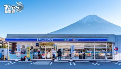 富士山人氣打卡點掰掰！公所架巨型黑幕 終止遊客亂象